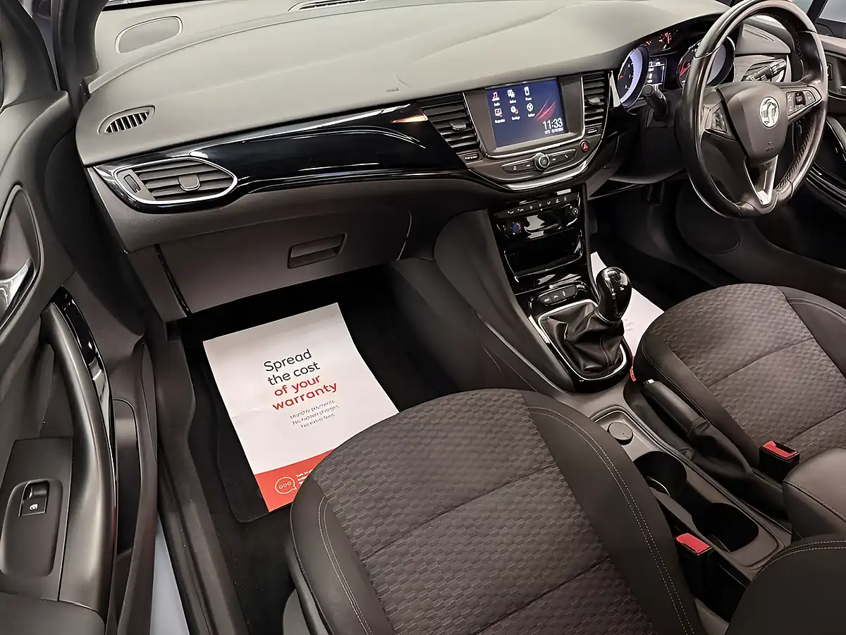 Used 2017 Vauxhall Astra Sri Silver - Interior and Exterior details 7