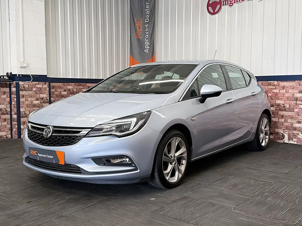 Used 2017 Vauxhall Astra Sri Silver - Interior and Exterior details 8