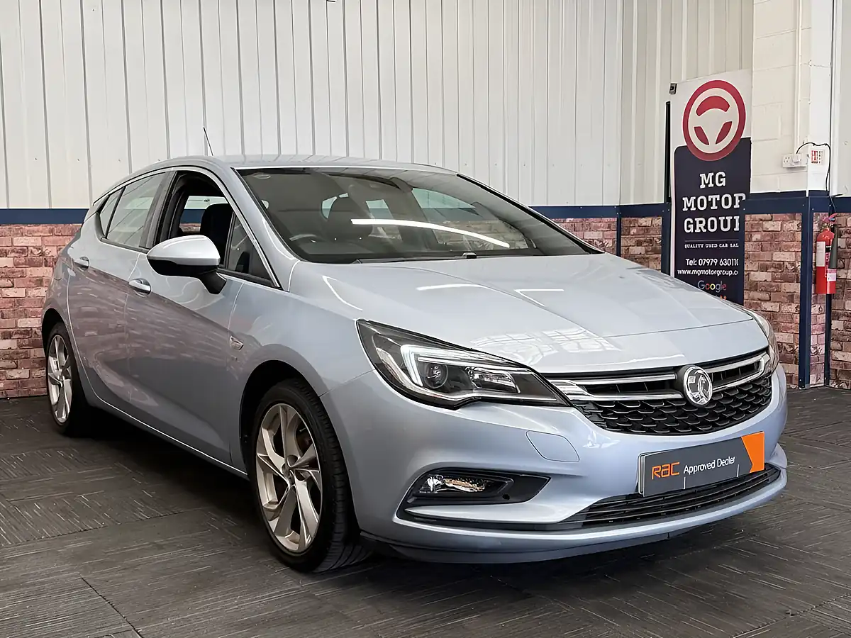 Used 2017 Vauxhall Astra Sri Silver - Interior and Exterior details 9