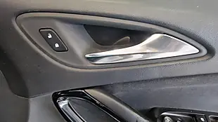 Used 2017 Vauxhall Astra Sri Sports Tourer Silver - Interior and Exterior details 10
