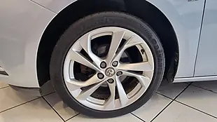Used 2017 Vauxhall Astra Sri Sports Tourer Silver - Interior and Exterior details 14