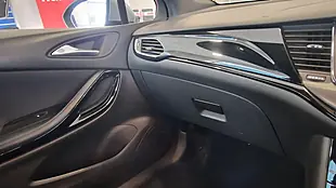 Used 2017 Vauxhall Astra Sri Sports Tourer Silver - Interior and Exterior details 20