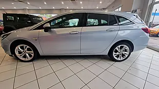 Used 2017 Vauxhall Astra Sri Sports Tourer Silver - Interior and Exterior details 4