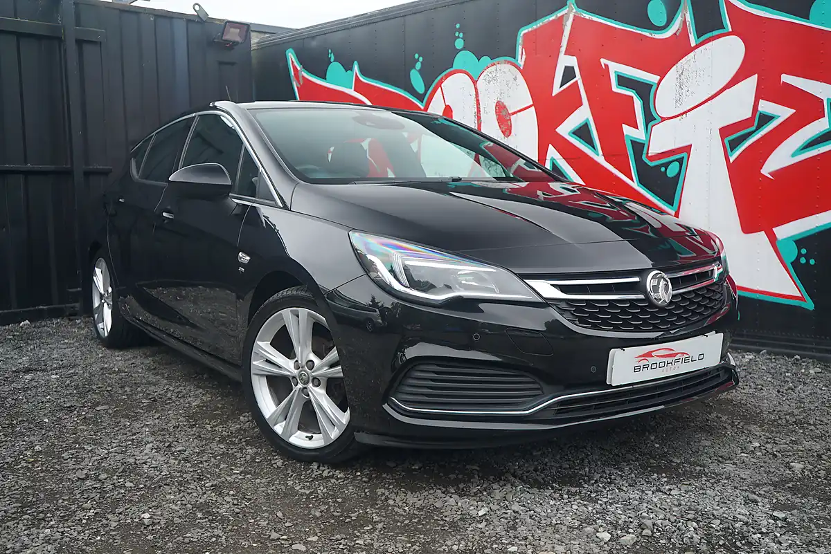 Used 2017 Vauxhall Astra Sri Vx Line Black - Front View
