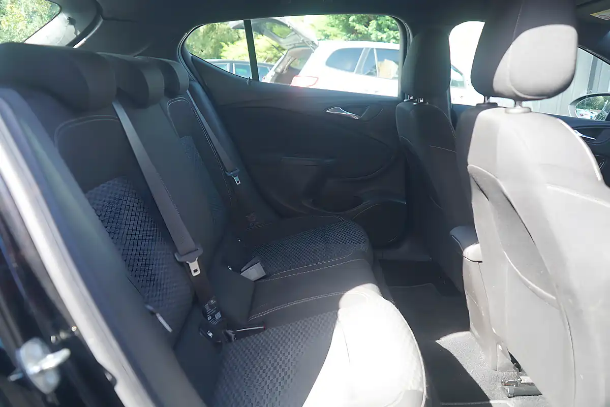 Used 2017 Vauxhall Astra Sri Vx Line Black - Interior and Exterior details 15