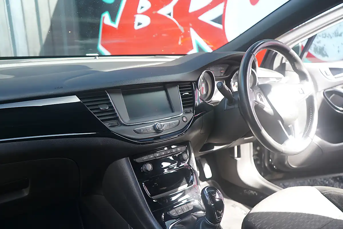 Used 2017 Vauxhall Astra Sri Vx Line Black - Interior and Exterior details 20