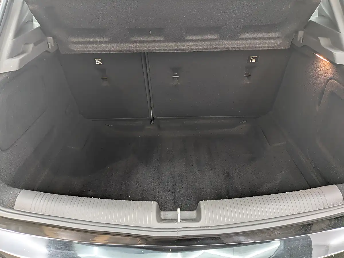 Used 2017 Vauxhall Astra Sri Vx Line Mineral Black - Interior and Exterior details 10