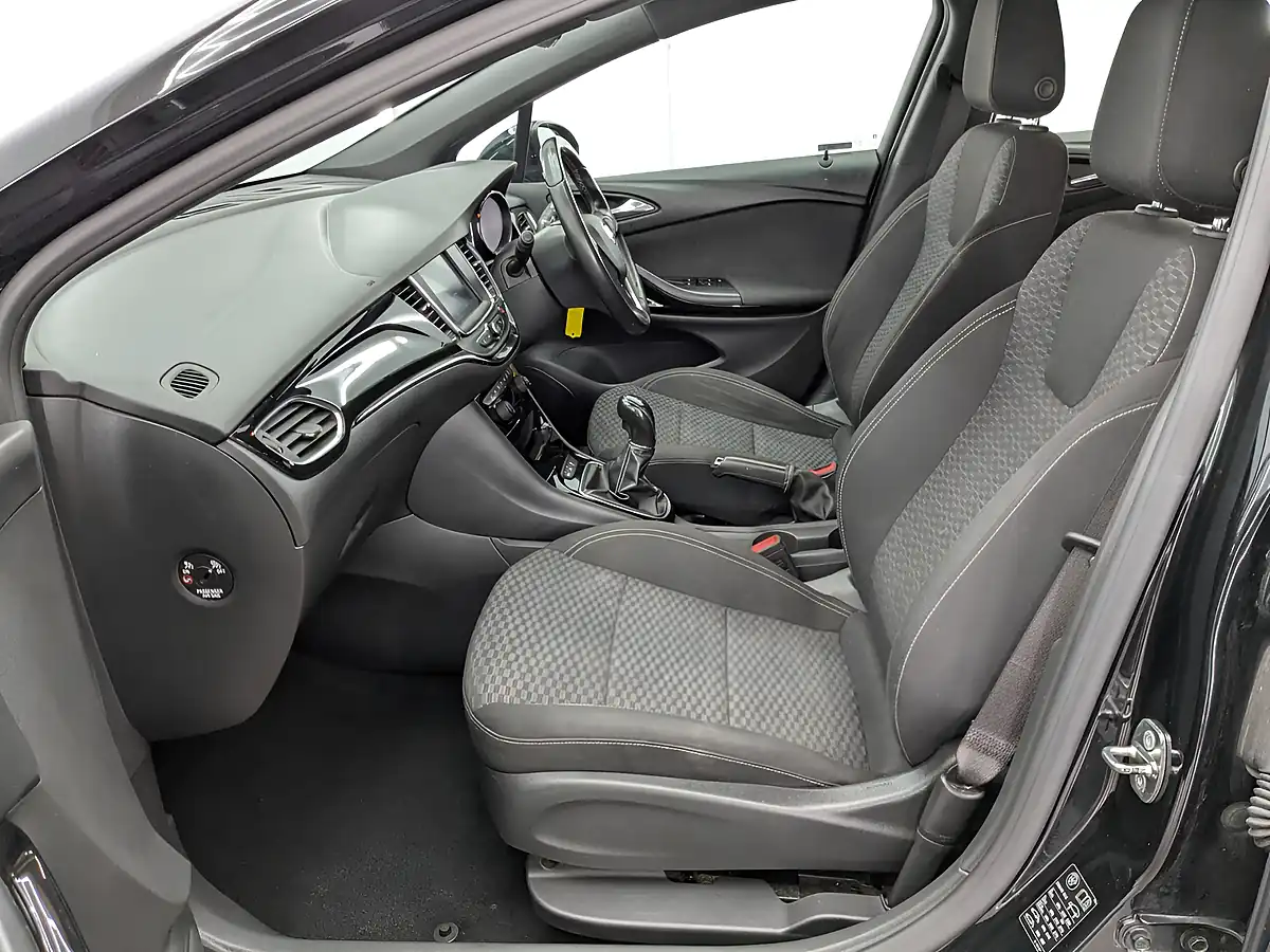 Used 2017 Vauxhall Astra Sri Vx Line Mineral Black - Interior and Exterior details 14