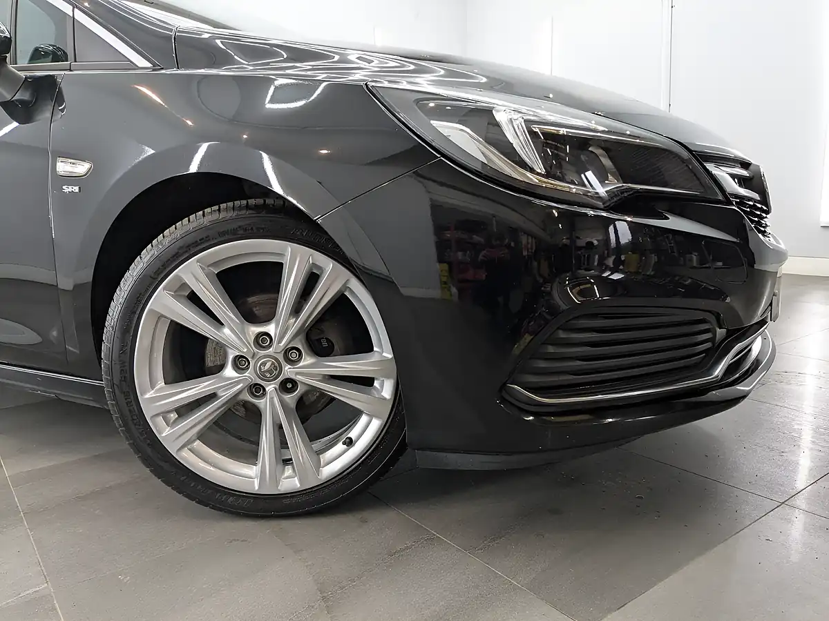 Used 2017 Vauxhall Astra Sri Vx Line Mineral Black - Interior and Exterior details 5