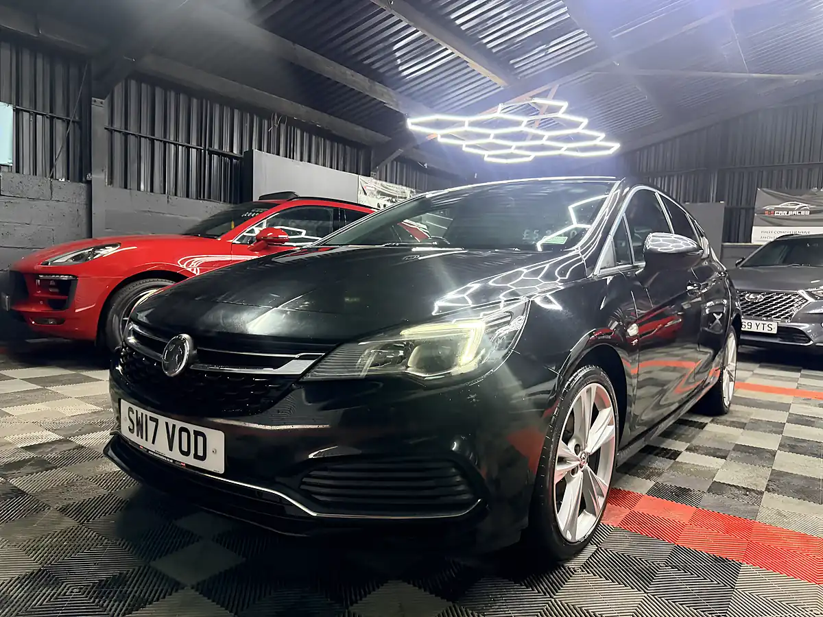 Used 2017 Vauxhall Astra Sri Vx Line Nav Black - Interior and Exterior details 5