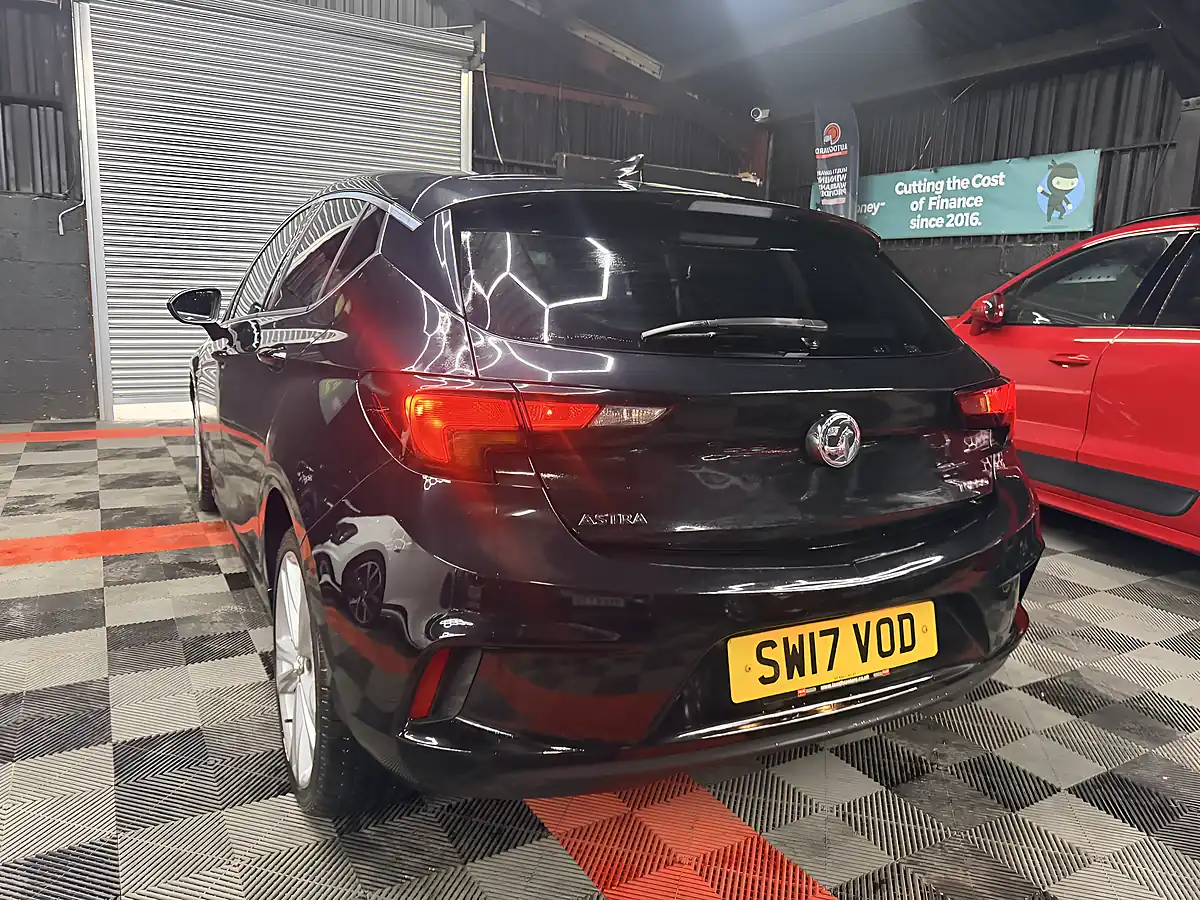 Used 2017 Vauxhall Astra Sri Vx Line Nav Black - Interior and Exterior details 9