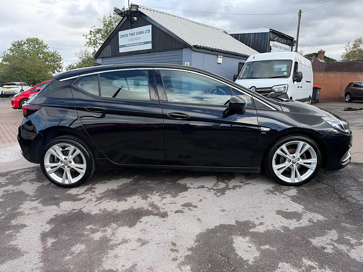 Used 2017 Vauxhall Astra Sri Vx Line Nav Black - Interior and Exterior details 5