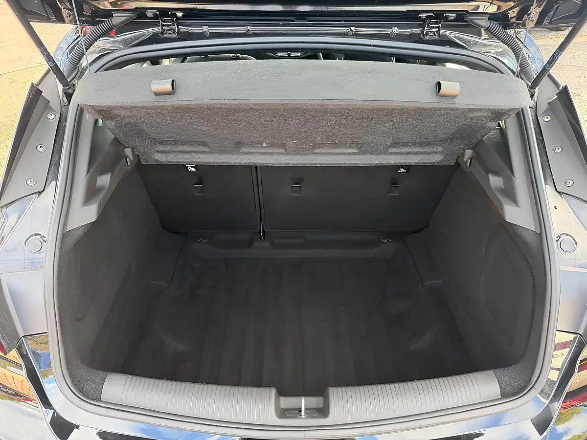 Used 2017 Vauxhall Astra Sri Vx Line Nav Black - Interior and Exterior details 9