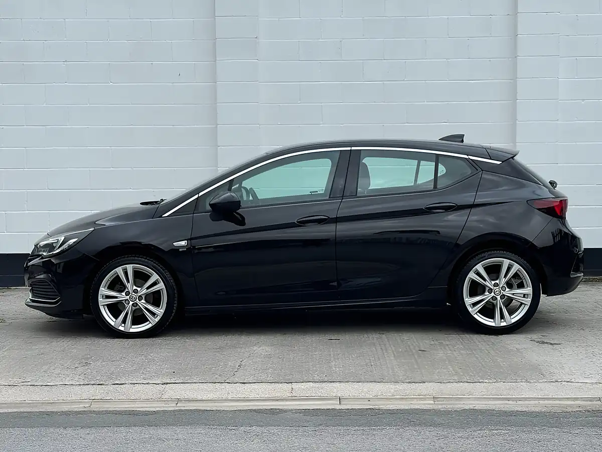 Used 2017 Vauxhall Astra Sri Vx Line Nav Mineral Black - Interior and Exterior details 9