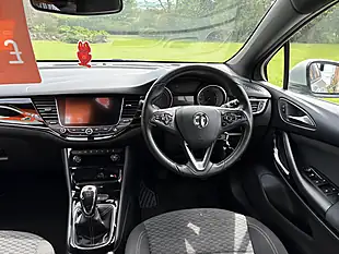 Used 2017 Vauxhall Astra Sri Vx Line Nav Silver - Interior and Exterior details 13