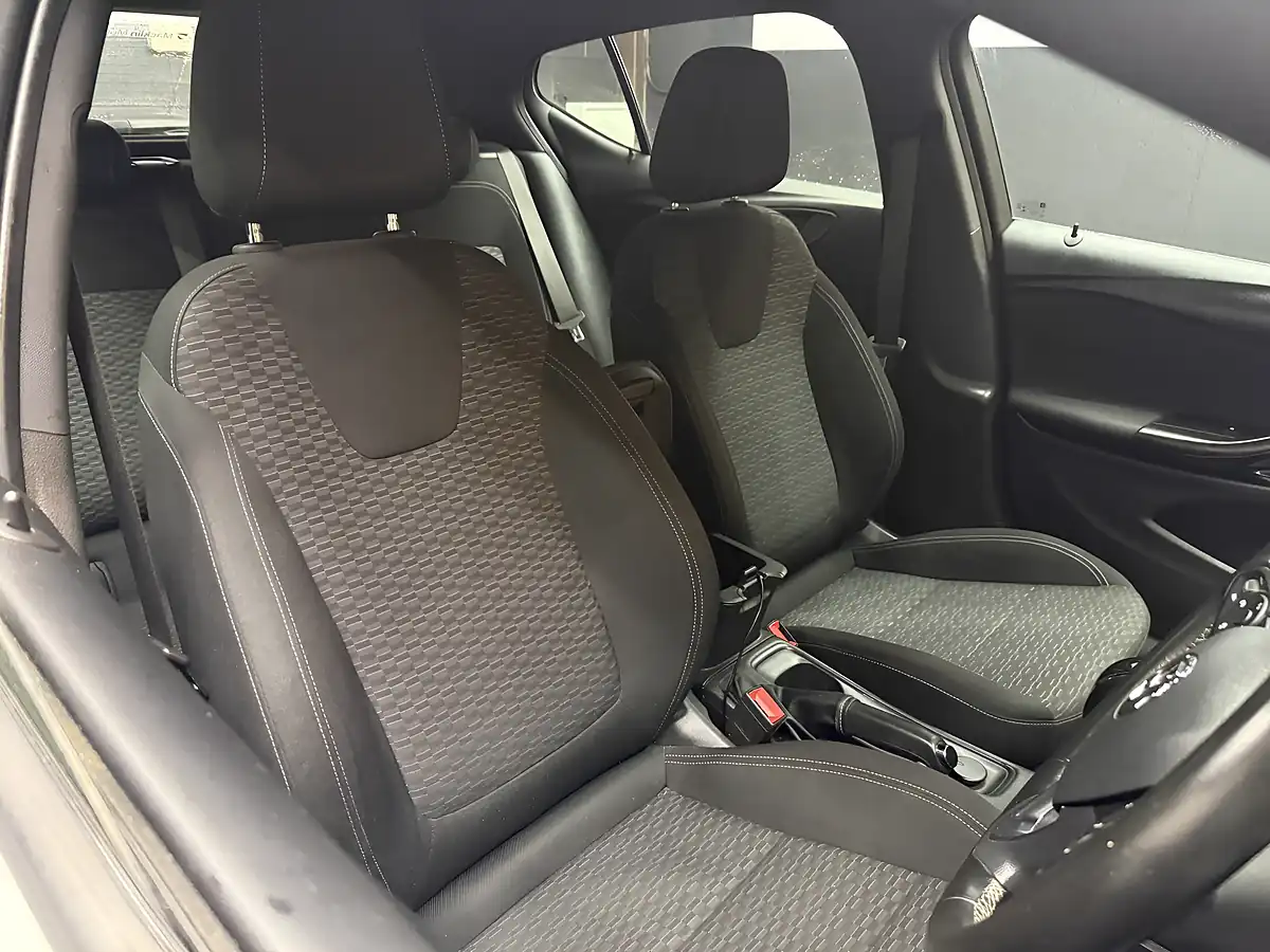 Used 2017 Vauxhall Astra Sri Vx Line Nav White - Interior and Exterior details 11