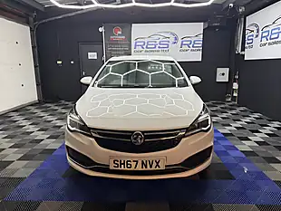 Used 2017 Vauxhall Astra Sri Vx Line Nav White - Interior and Exterior details 4