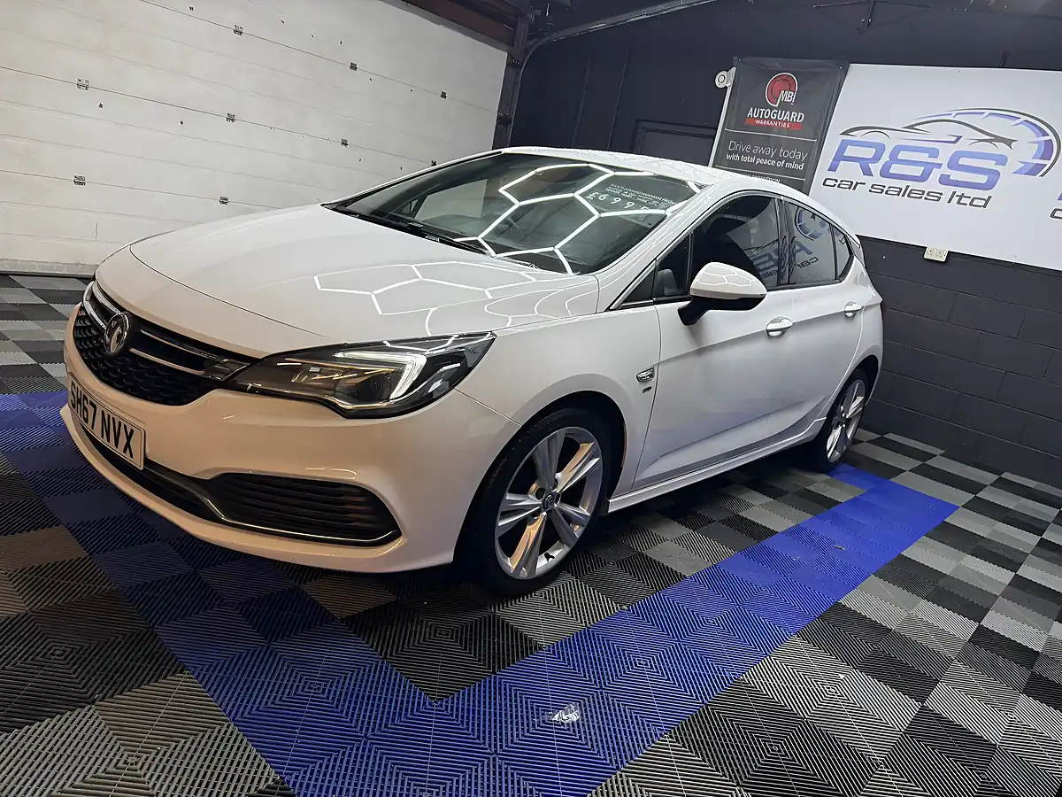 Used 2017 Vauxhall Astra Sri Vx Line Nav White - Interior and Exterior details 6
