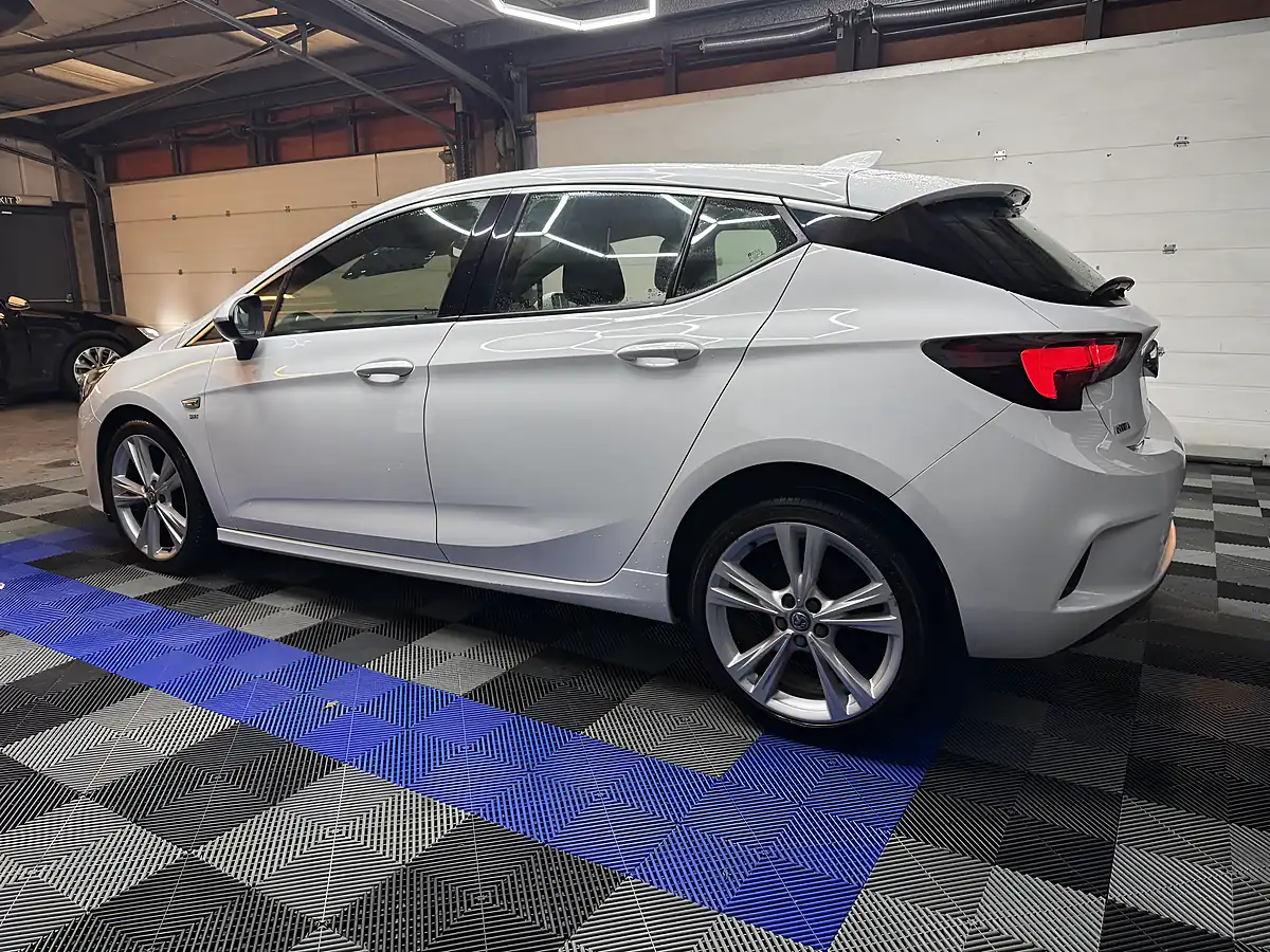 Used 2017 Vauxhall Astra Sri Vx Line Nav White - Interior and Exterior details 7