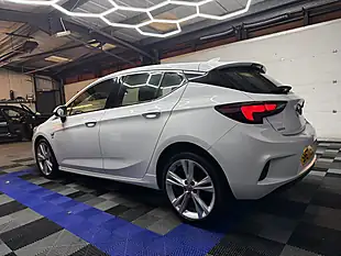 Used 2017 Vauxhall Astra Sri Vx Line Nav White - Interior and Exterior details 8