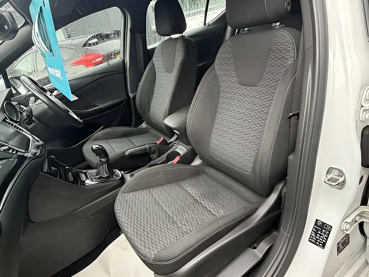 Used 2017 Vauxhall Astra Sri Vx Line Nav White - Interior and Exterior details 13
