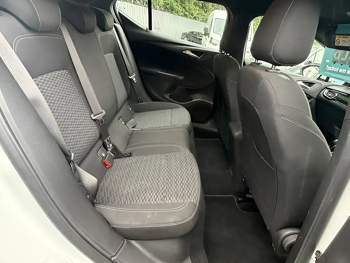 Used 2017 Vauxhall Astra Sri Vx Line Nav White - Interior and Exterior details 15
