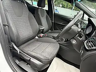 Used 2017 Vauxhall Astra Sri Vx Line Nav White - Interior and Exterior details 19