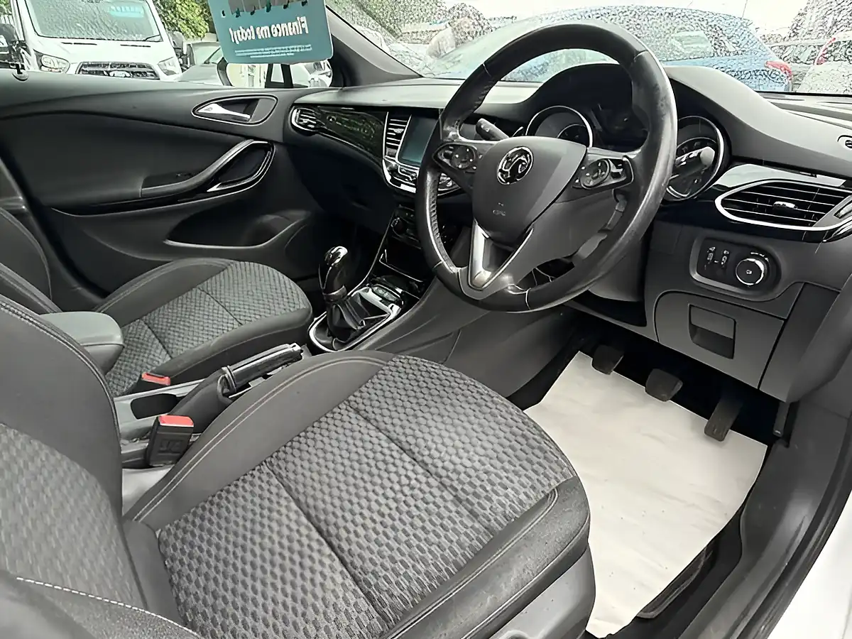 Used 2017 Vauxhall Astra Sri Vx Line Nav White - Interior and Exterior details 20