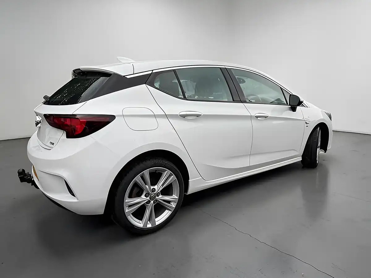 Used 2017 Vauxhall Astra Sri Vx Line Nav White - Interior and Exterior details 4
