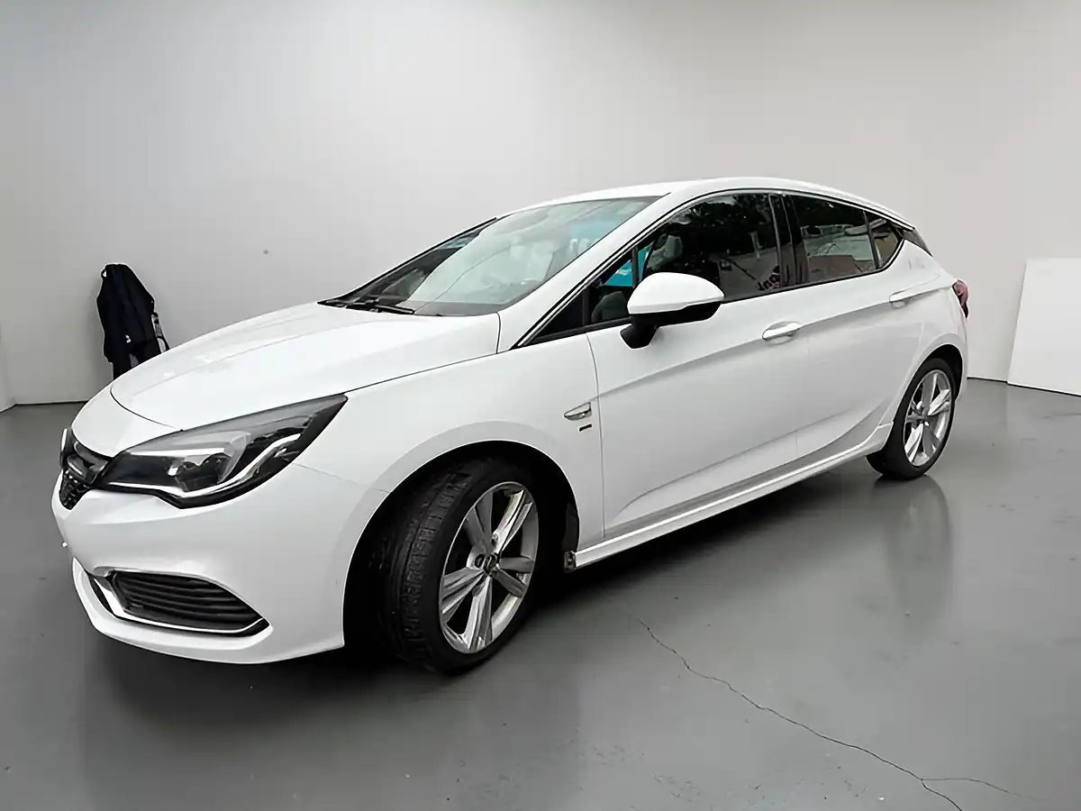 Used 2017 Vauxhall Astra Sri Vx Line Nav White - Interior and Exterior details 5
