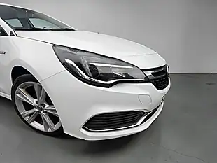 Used 2017 Vauxhall Astra Sri Vx Line Nav White - Interior and Exterior details 9