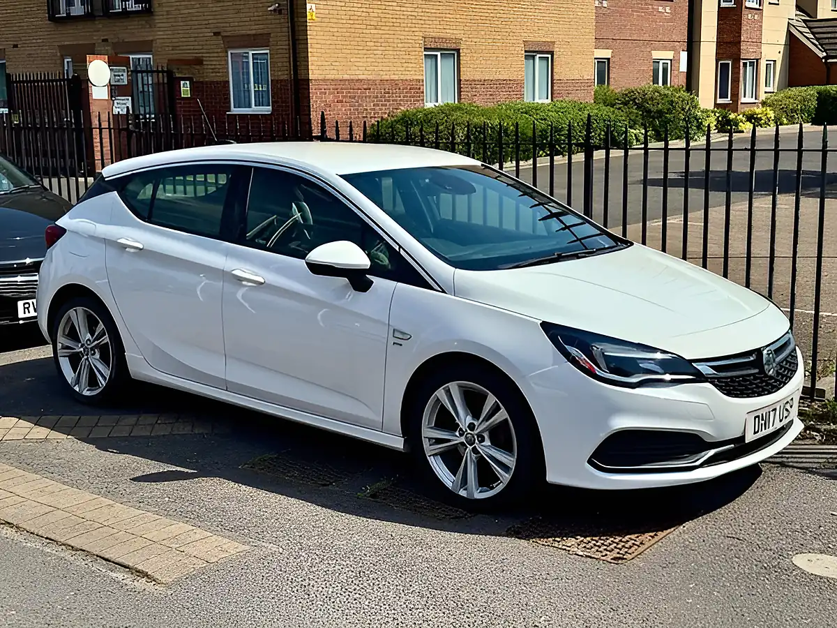 Used 2017 Vauxhall Astra Sri Vx Line White - Interior and Exterior details 2