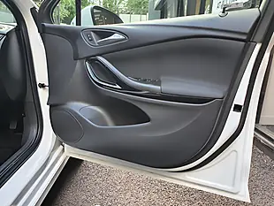 Used 2017 Vauxhall Astra Sri Vx Line White - Interior and Exterior details 10