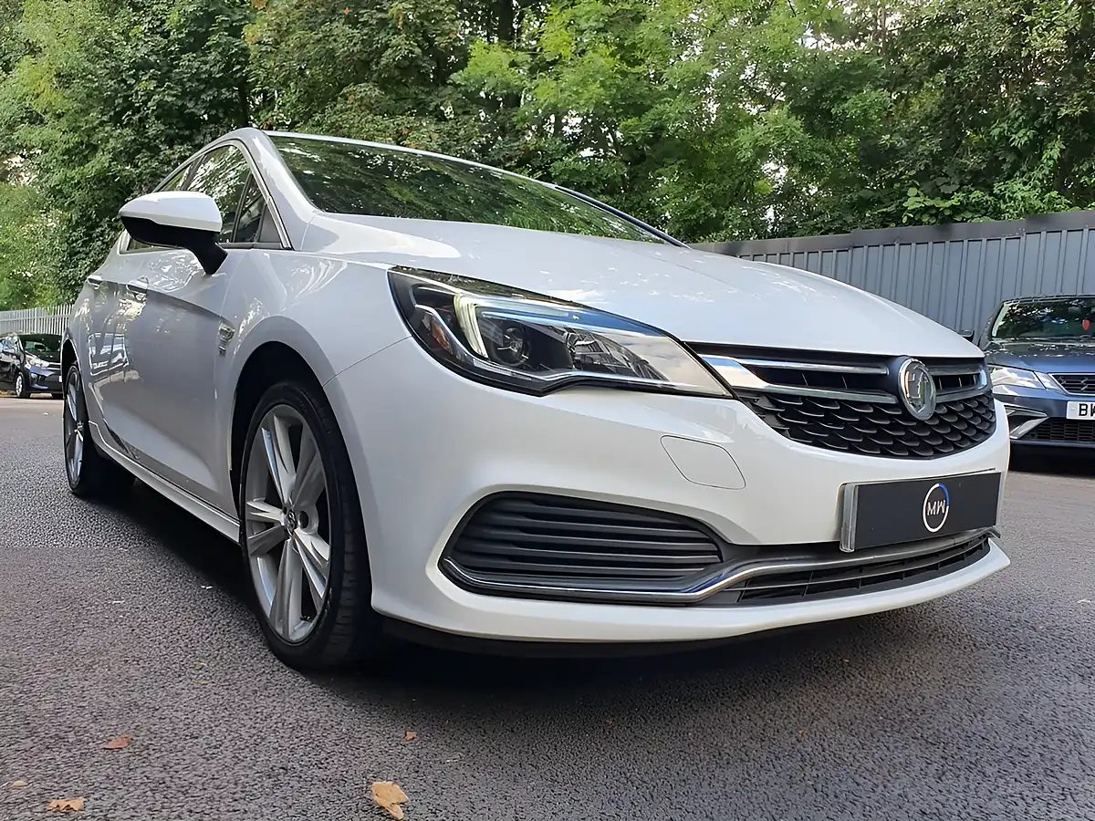 Used 2017 Vauxhall Astra Sri Vx Line White - Interior and Exterior details 7