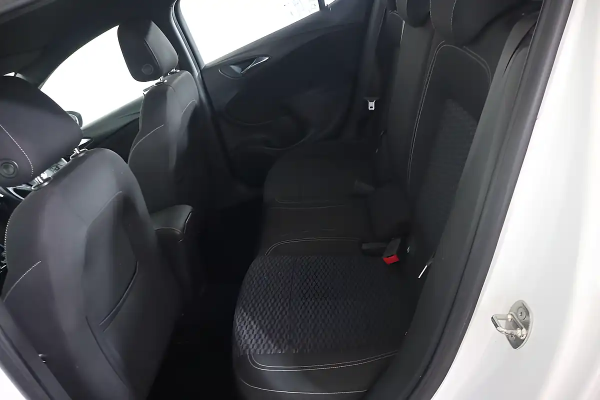 Used 2017 Vauxhall Astra Sri Vx Line White - Interior and Exterior details 13