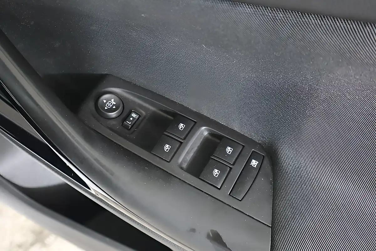 Used 2017 Vauxhall Astra Sri Vx Line White - Interior and Exterior details 20