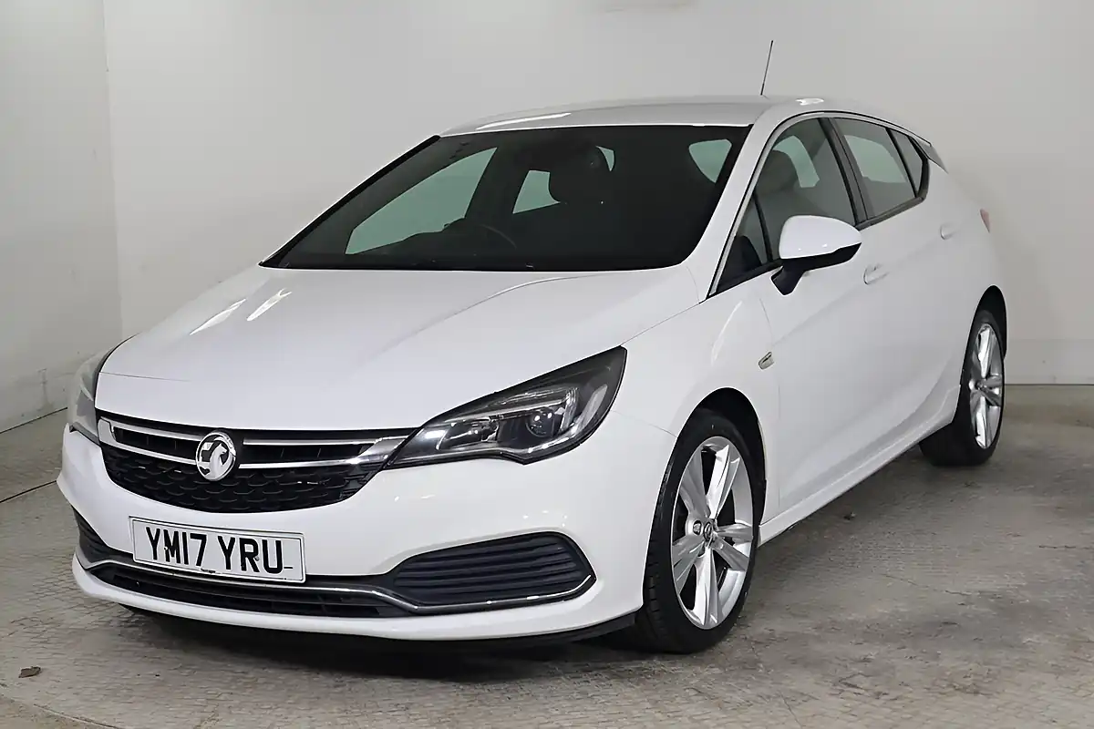 Used 2017 Vauxhall Astra Sri Vx Line White - Interior and Exterior details 3