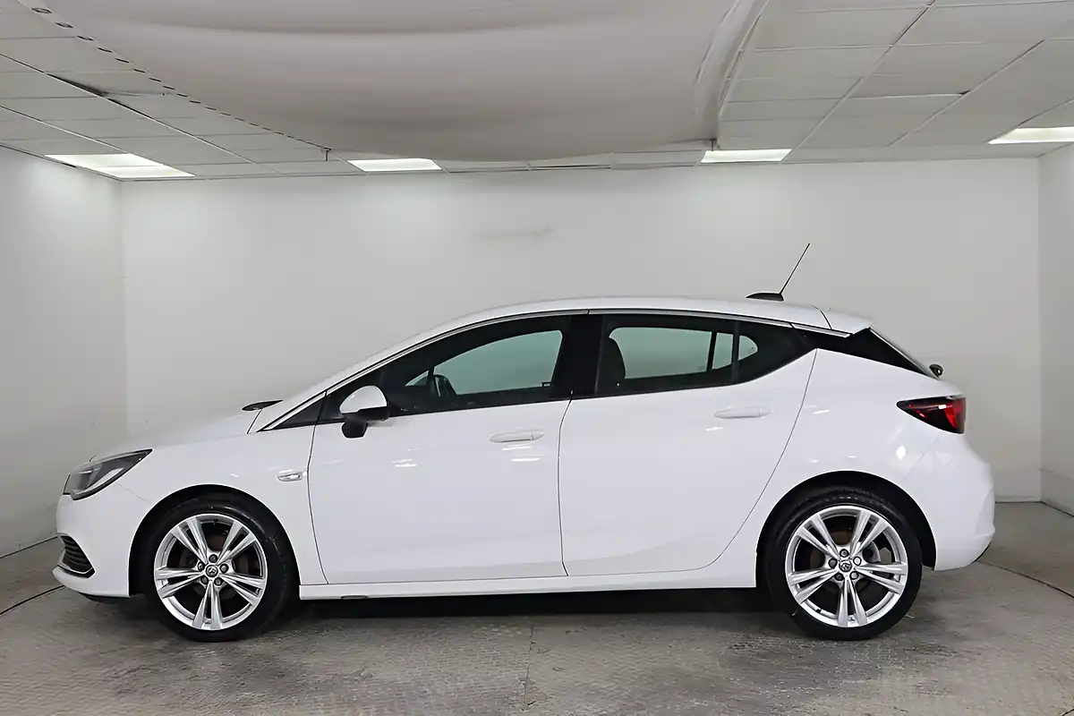Used 2017 Vauxhall Astra Sri Vx Line White - Interior and Exterior details 8