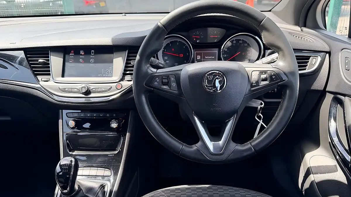 Used 2017 Vauxhall Astra Sri White - Interior and Exterior details 10