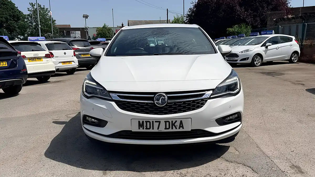 Used 2017 Vauxhall Astra Sri White - Interior and Exterior details 8