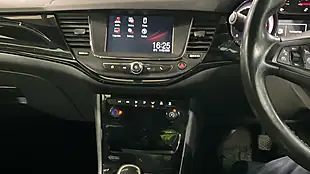 Used 2017 Vauxhall Astra Sri White - Interior and Exterior details 11
