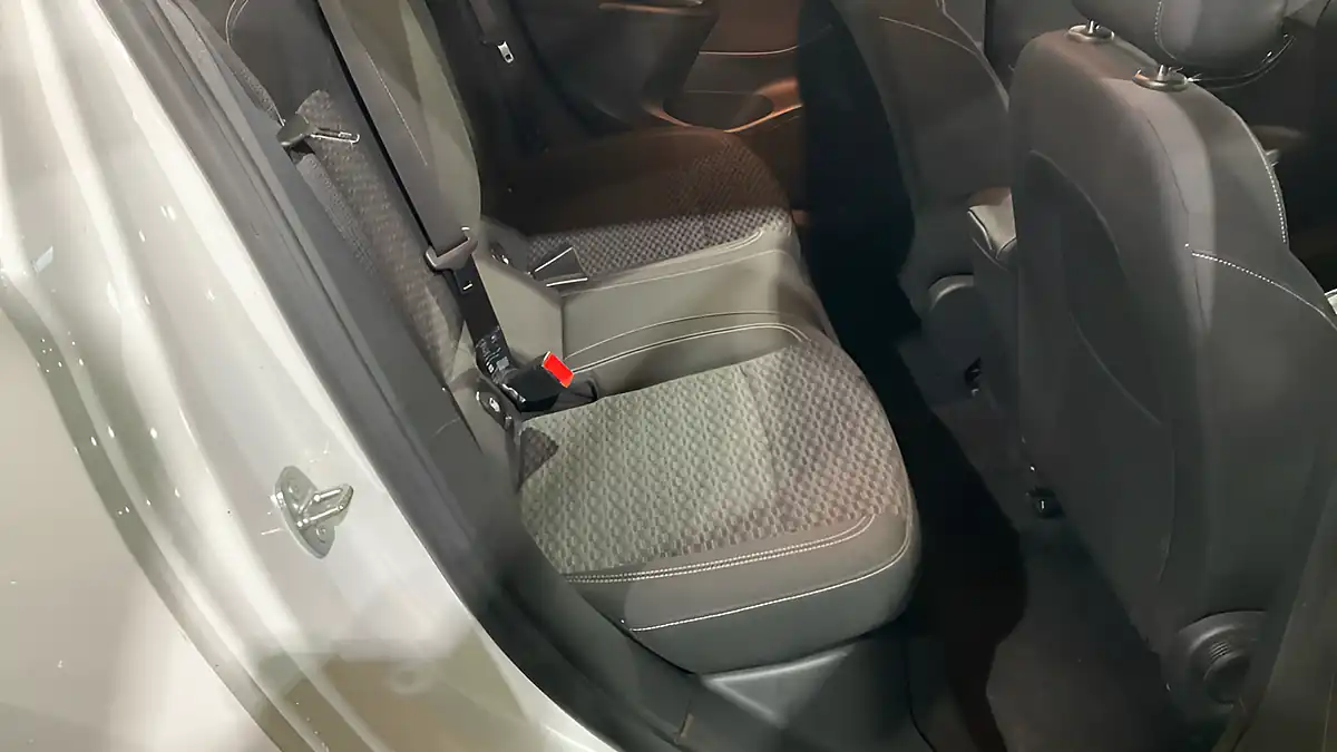 Used 2017 Vauxhall Astra Sri White - Interior and Exterior details 8