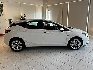 Used 2017 Vauxhall Astra Sri White - Interior and Exterior details 12