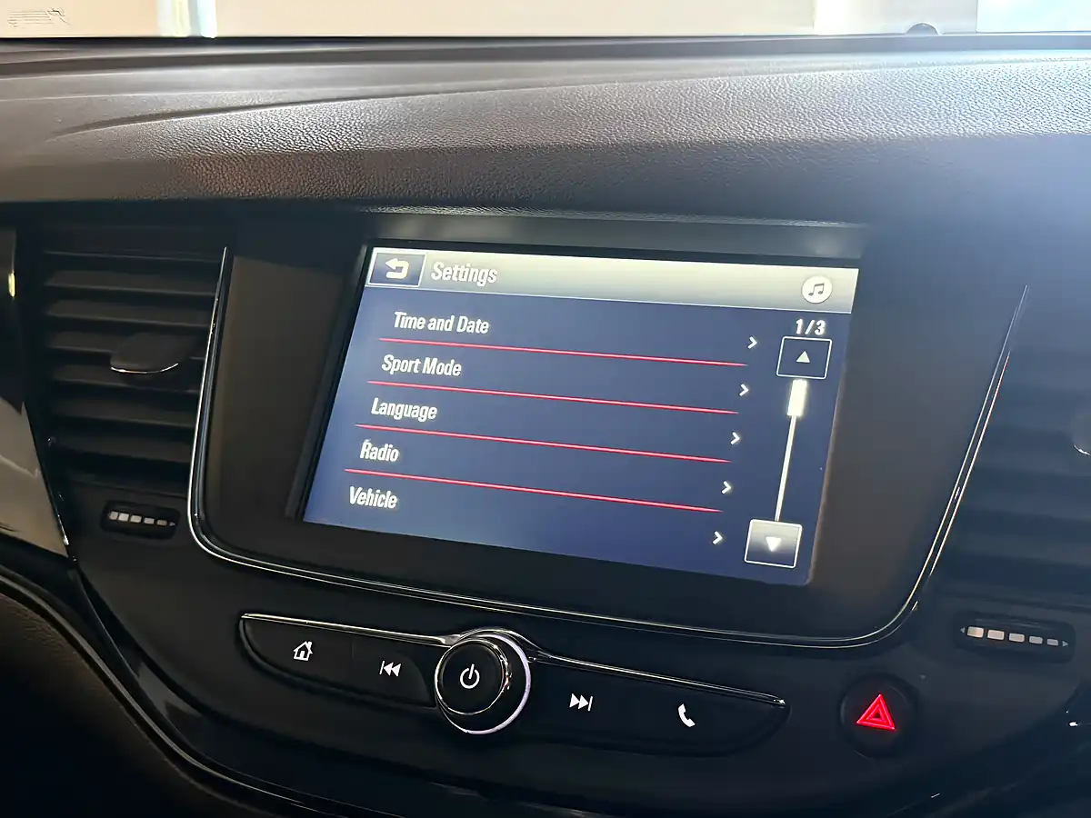 Used 2017 Vauxhall Astra Sri White - Interior and Exterior details 18