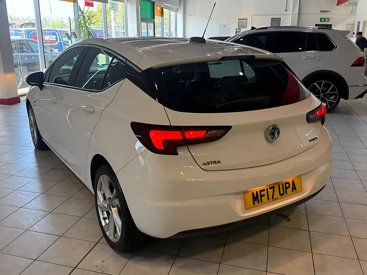 Used 2017 Vauxhall Astra Sri White - Interior and Exterior details 7
