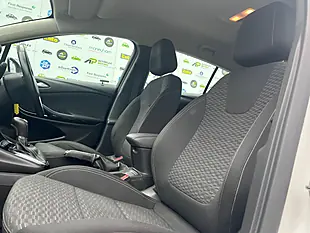 Used 2017 Vauxhall Astra Sri White - Interior and Exterior details 19