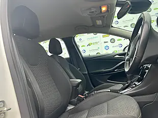 Used 2017 Vauxhall Astra Sri White - Interior and Exterior details 20