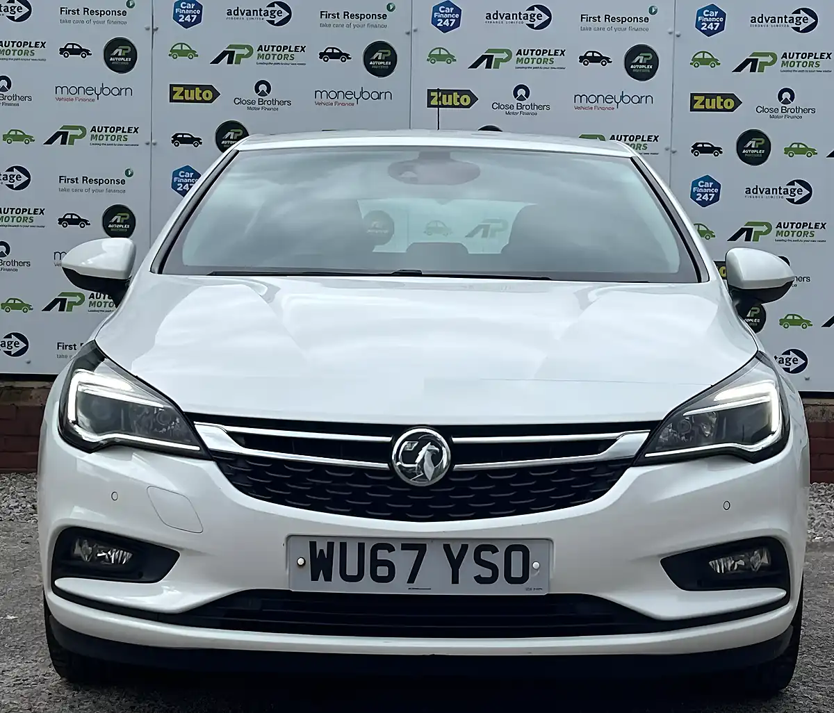 Used 2017 Vauxhall Astra Sri White - Interior and Exterior details 3