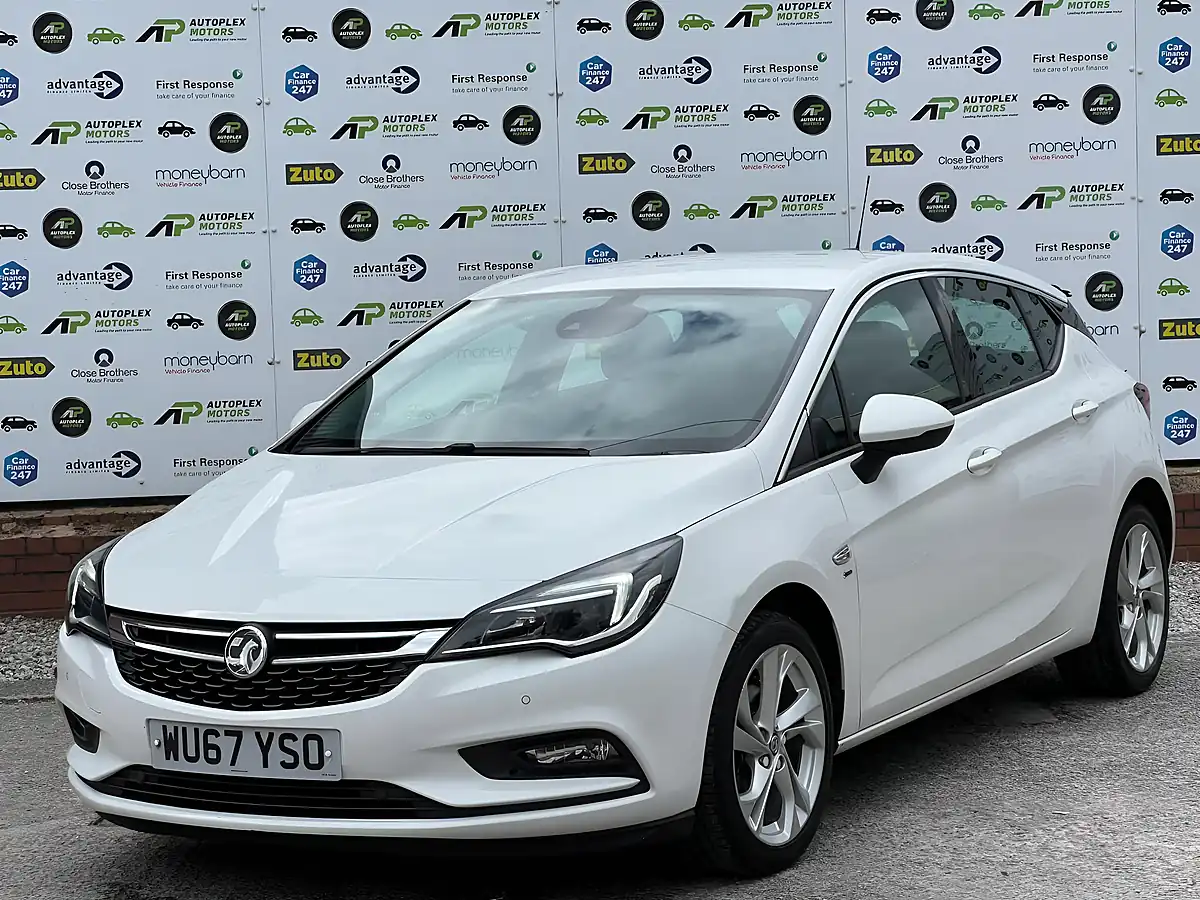 Used 2017 Vauxhall Astra Sri White - Interior and Exterior details 4