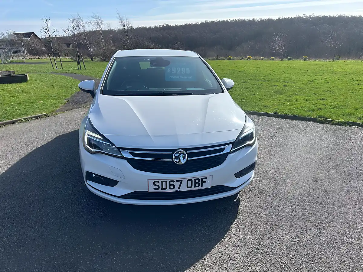 Used 2017 Vauxhall Astra Sri White - Interior and Exterior details 2